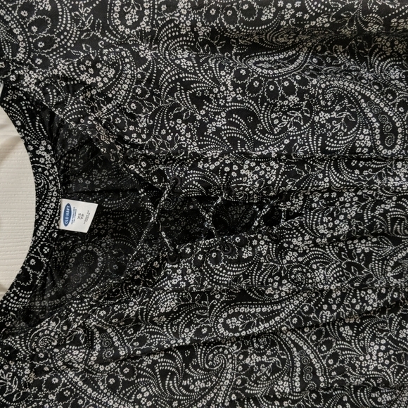 Old Navy Women's Short Sleeve Paisley 1/4 Top w/Tie Front Size XS - Picture 2 of 7